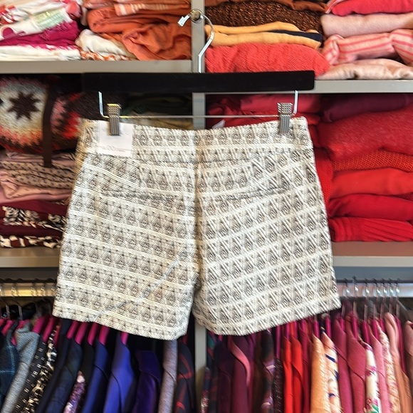 Loft Riviera 4” white/bronze metallic threads size 00 (fits like 0-2) shorts​ - Picture 4 of 4